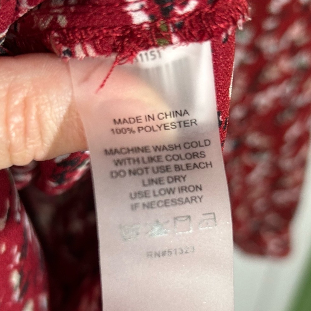 Vince Camuto Dark Red Floral Long Sleeve Blouse Size XL Ruffle V-Neck Collar - Picture 5 of 13